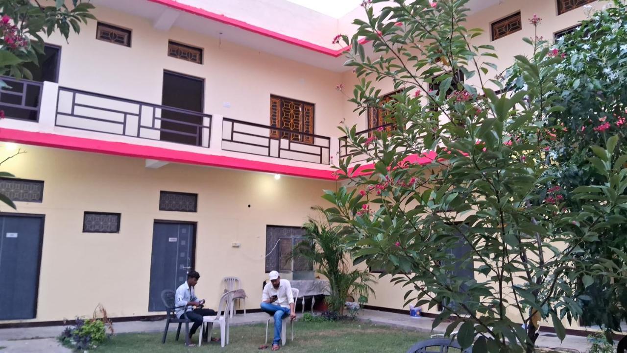 Blue Sky Homestay Khajuraho Exterior photo